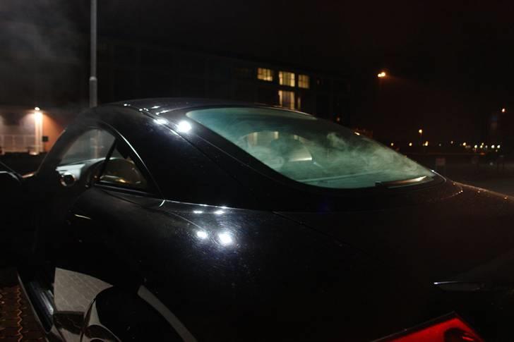 Røgkanon i aktion! - Der bliver ved med at ligge lidt røg i kabinen indtil man får åbnet op for alle døre :) billede 17