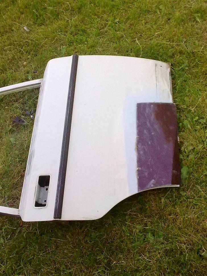 Ombygning af volvo 240 - Skørt før spartling(-: billede 12