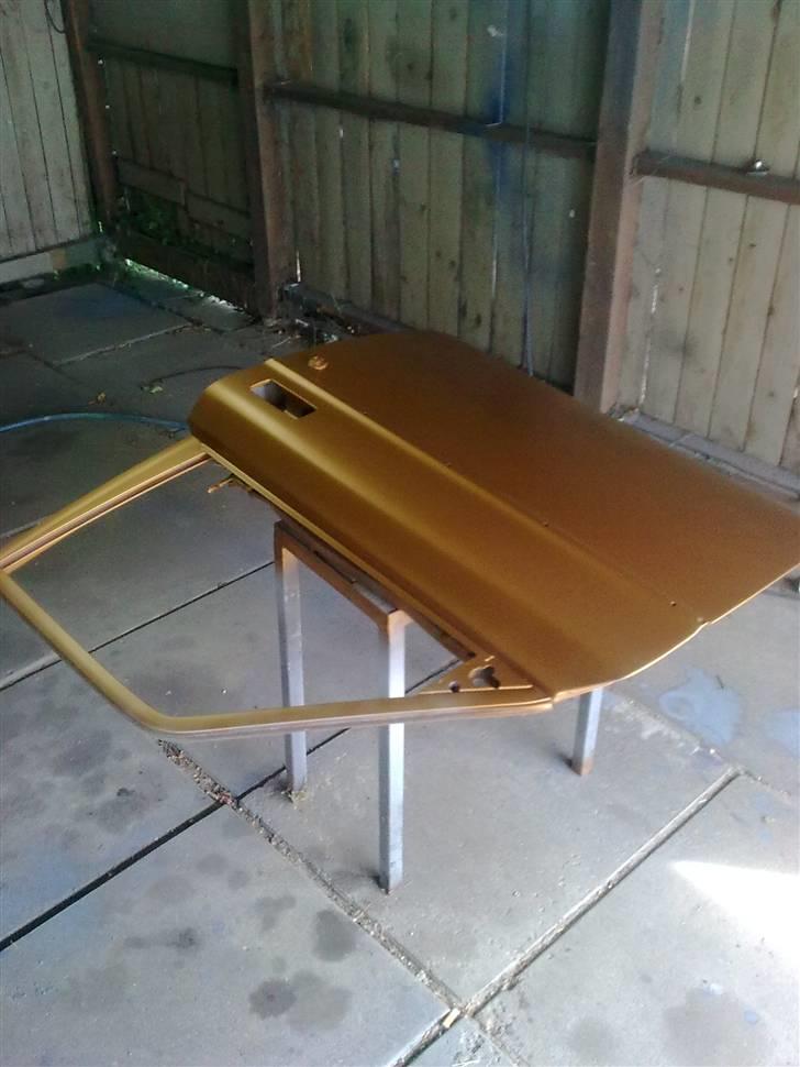 Ombygning af volvo 240 - Det var så farven det endte med at blive (dette er kun en prøve lakering for at få en fornemmelse af farven) billede 23