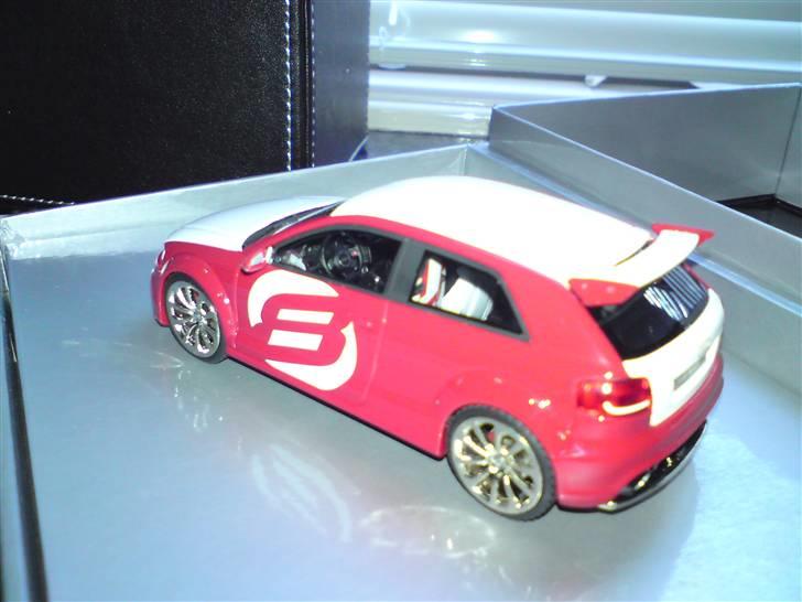 MODEL BILER i størrelse 1:43-1:24 og 1:18  billede 158