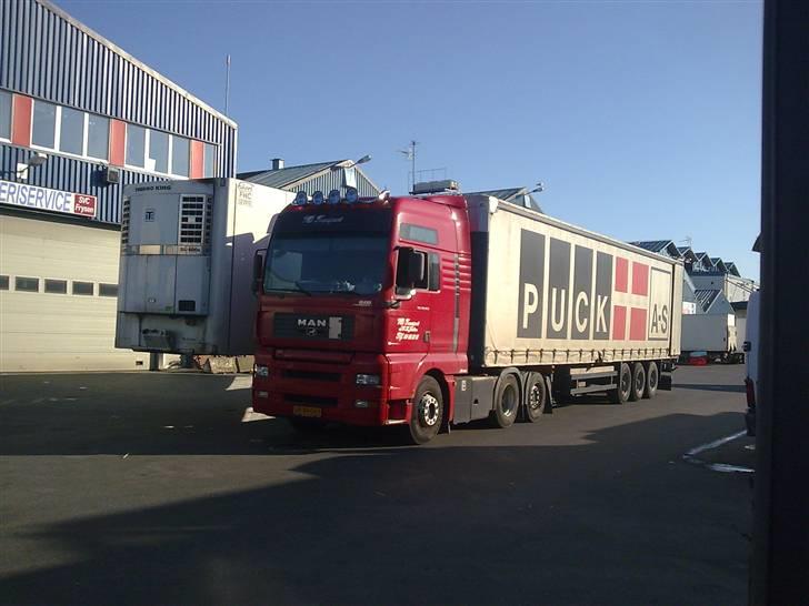 Billeder fra mine ture hos VB Transport - Oppe på havnen i Göteborg og læsse 4 paller til Skjern. billede 92