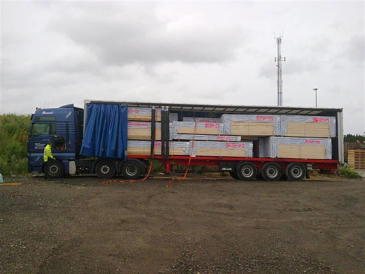 Billeder fra mine ture hos VB Transport - Lige en tur i Fakse med et læs træ så der kan komme nogle nye paller på banen. billede 95