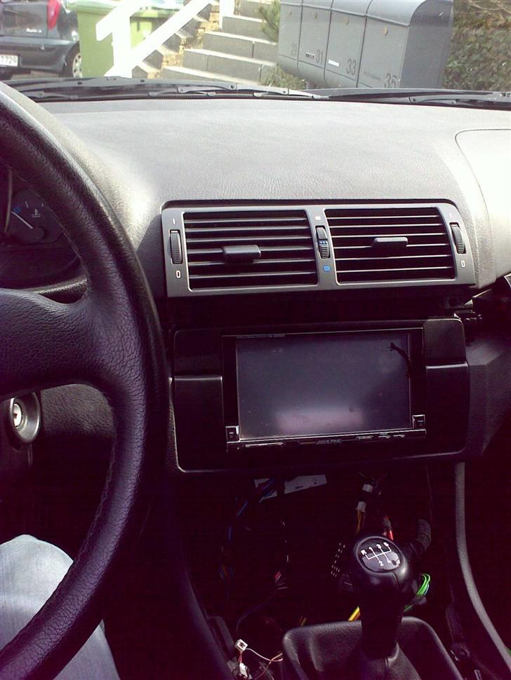 2-DIN skærm i BMW E46 Coupé billede 4