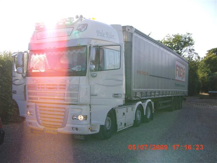 {{currentPhoto.altText}} billede {{currentPhoto.number}}