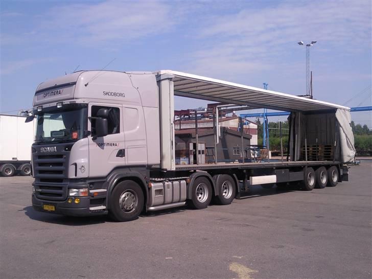 Min lastbil ved Optimera - Ved Vida savværk i Vislanda i Sverige :) Dejlig dag billede 6