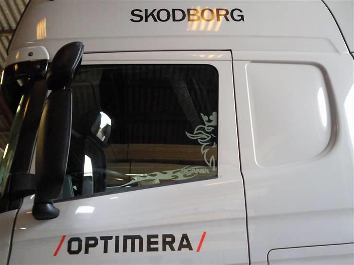 Min lastbil ved Optimera - Lidt rude deko skal der til, men overvejer at den måske blev for lille : / billede 11