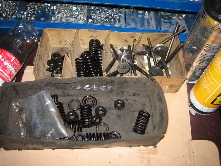 Toyota corolla ae82  - Ventiler er blevet slebet, og de gamle fjeder. billede 16