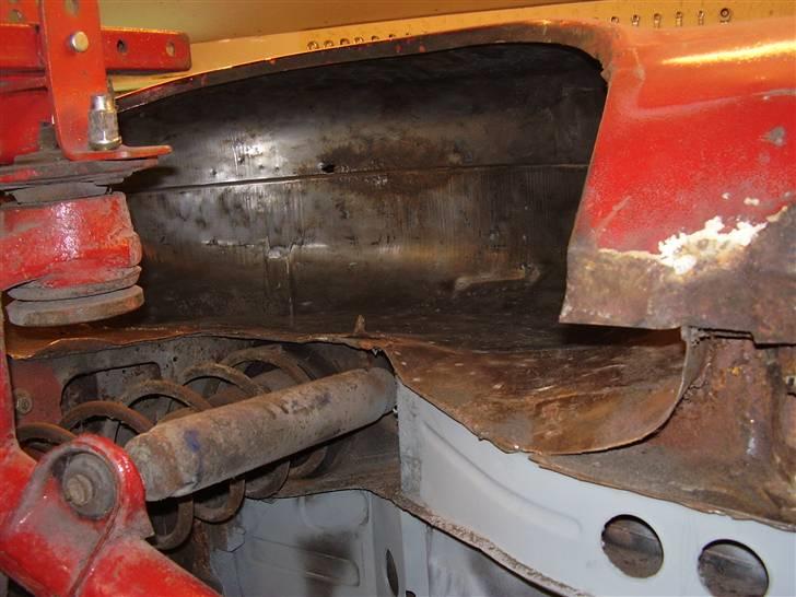 Alfa Romeo Alfetta GTV - Hjul kassen efter en tur med stålbørsten billede 46