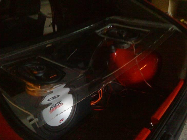 Ny hattehylde til den lille bil :) billede 12