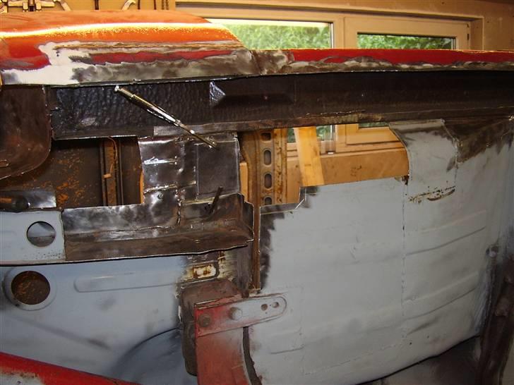 Alfa Romeo Alfetta GTV - Så skal der svejses lidt plade i vognen igen billede 49