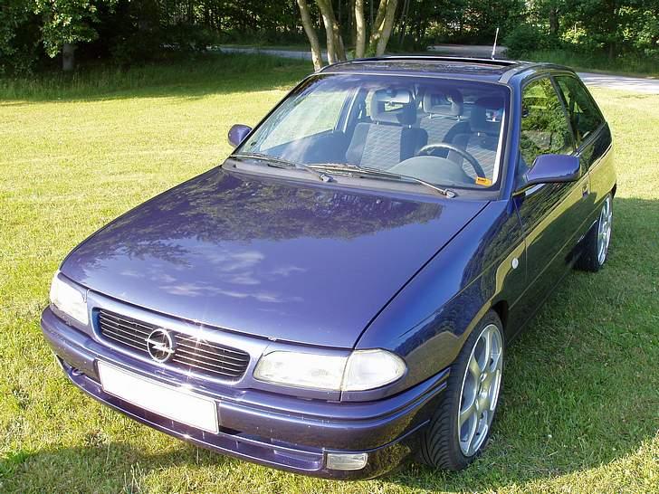 Biler gennem tiden - Opel Astra 2.0 16v GSI årg. 1997 solgt  billede 1