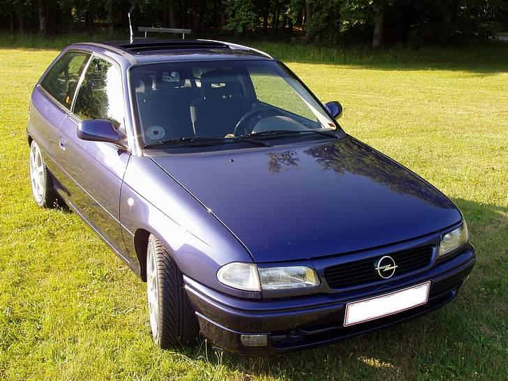 Biler gennem tiden - Opel Astra 2.0 16v GSI årg. 1997 solgt  billede 3