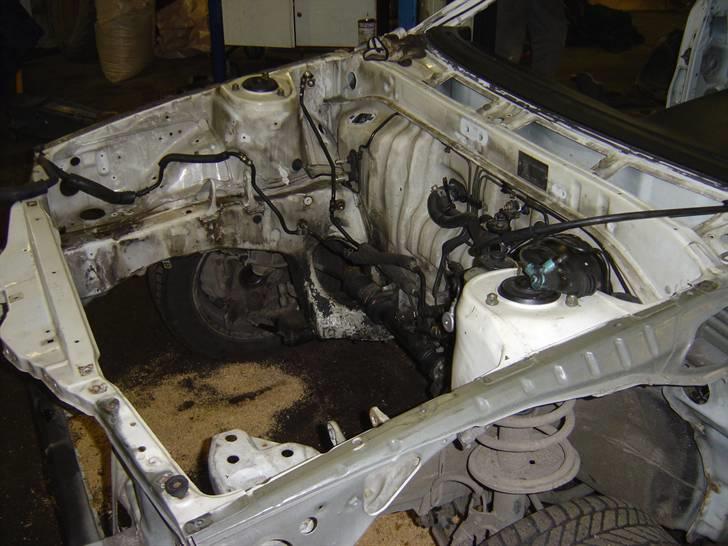 Celica ST165 under genopbygning billede 91