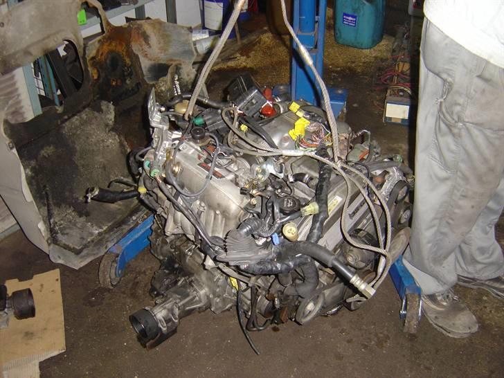 Celica ST165 under genopbygning billede 92