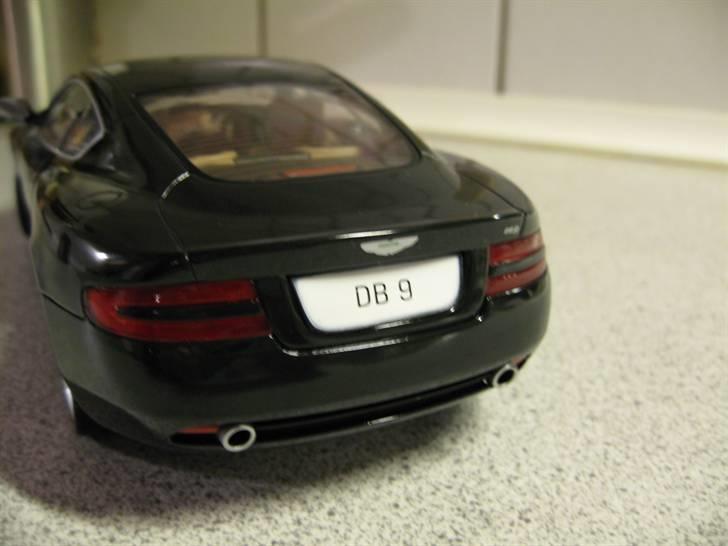 Mine Modelbiler - Aston Martin DB9 - Solido - 1:18 billede 9
