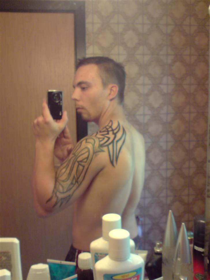 Min tatu :)  - Så kom der lige lidt mere på men det er ikke færdigt inu mangler skygger :) billede 6