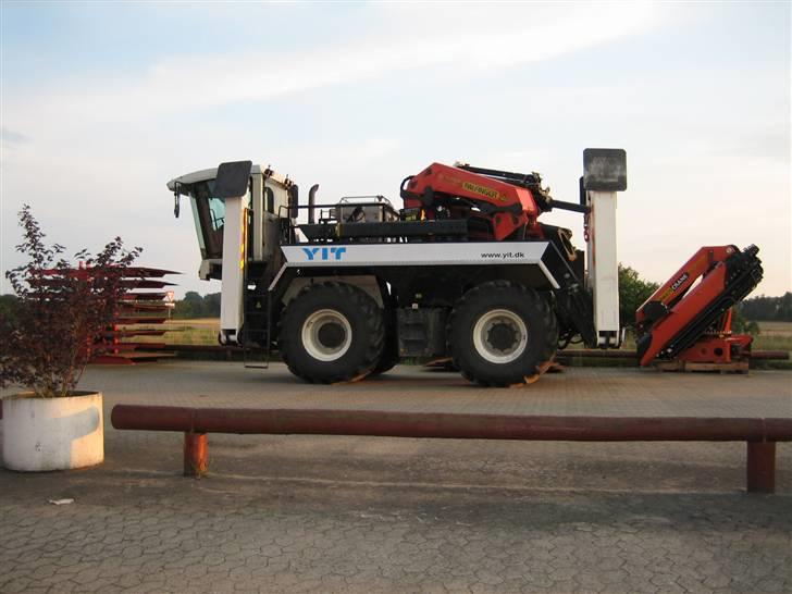 YIT Traktor billede 1
