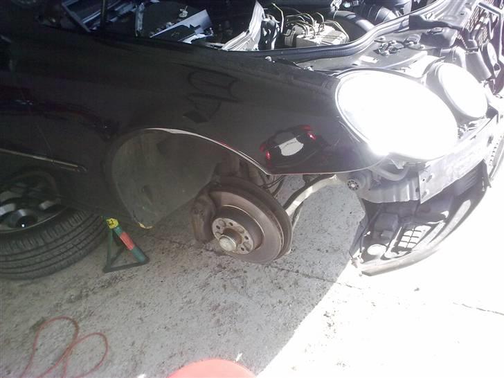 Styling til Mercedes W211 ! - Led lys / AMG NÆSTEN FÆRDIG!!!! billede 7