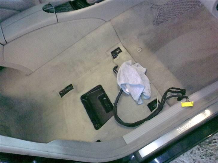 Styling til Mercedes W211 ! - Led lys / AMG NÆSTEN FÆRDIG!!!! - Efter rensning 

Ser jo ganske pænt ud billede 10