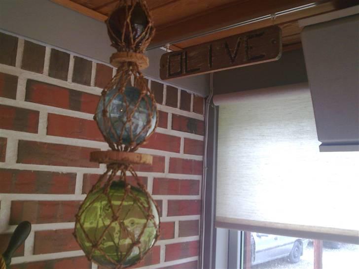 Rottehullet. - Disse glaskugler blev brugt til bøjer i fiskeriet for 40-50 år siden.
De har været brugt til garnfiskeri i havet og fjord i mange år.
Det var før Plastic, flamingo osv.. billede 20