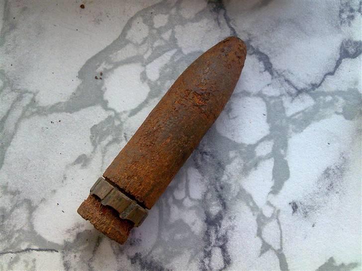 Rottehullet. - Projektil fra 2. verdenskrig.
Jeg selv her fanget i garn i havet.. billede 27