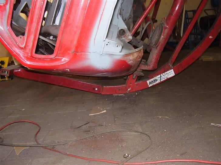 Alfa Romeo Alfetta GTV - Her ses det hvordan det bagerste hjørne skal se ud(det bøjer fint ind under bilen) billede 96