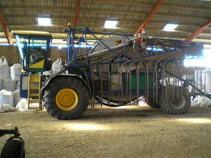 Her er lidt fra min gamle arbejds plads - Her er vores gylle udlægger som vi køre maskinstation med køre ca 2000 m3 ud for os selv og ca 48000 m3 ud for andre om året billede 6