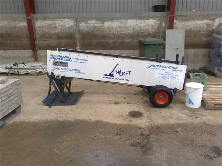 Garden Puller Projekt. - Et lille billede a slæden.. den ser ikke ud a meget med da den trækker opad i trækket på traktoren så er den meget svær at trække når ballasten går i top. billede 18