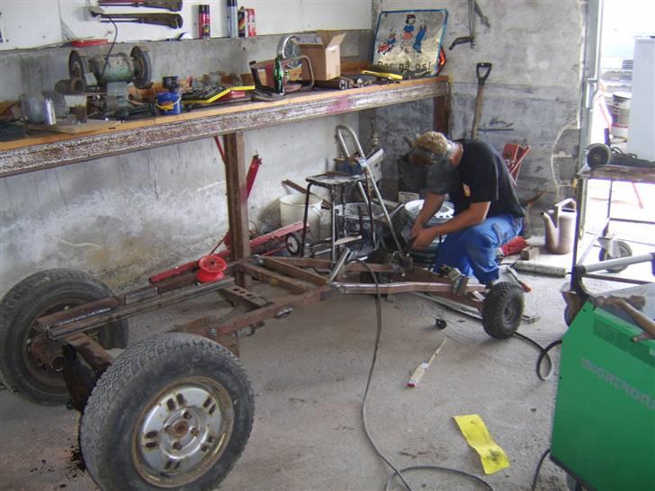 Garden Puller Projekt. - Ophængene forstærkes markant for at holde de vilde 72 hingster. hehe billede 4