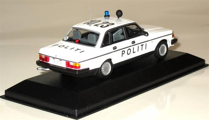 Mine 1:43 modelbiler - Minichamps, 1986 Volvo 240 GL "POLITI" billede 175