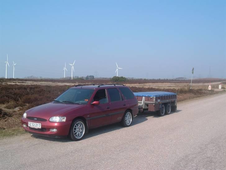 Danmarks flotteste trailer! - 1/4/2007

Første dag med alufælge på og min makker's fine trailer efter! billede 44