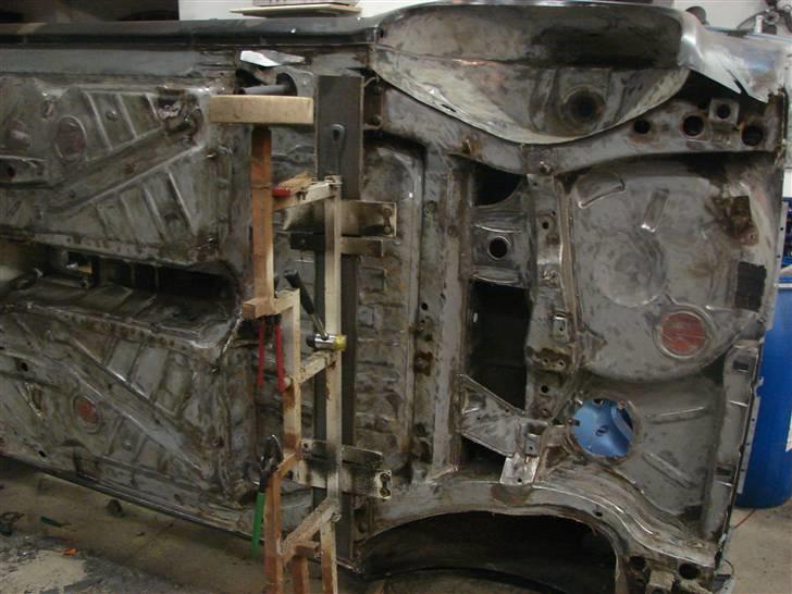 Golf 2 syncro projekt  - D.1-12-09 Bund og inderskærme rengjord for gummihud og sealing så den kan blive sandblæst og metaliseret billede 32