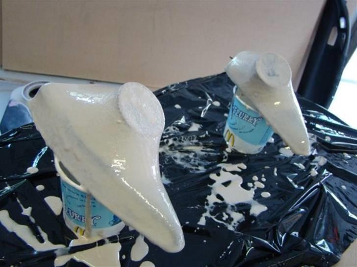 Glasfiber Dørsider - Her påsmøres en tyk blanding microfibre. billede 18