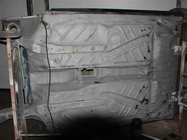 Golf 2 syncro projekt  - D.1-12-09 Bund og inderskærme rengjord for gummihud og sealing og er sandblæst første gang billede 35