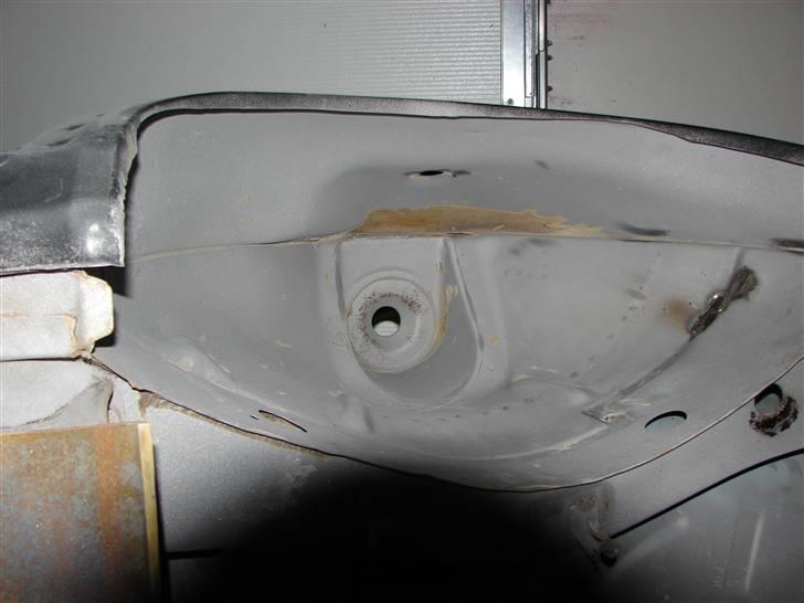 Golf 2 syncro projekt  - D.1-12-09 Bund og inderskærme rengjord for gummihud og sealing og er sandblæst første gang billede 36