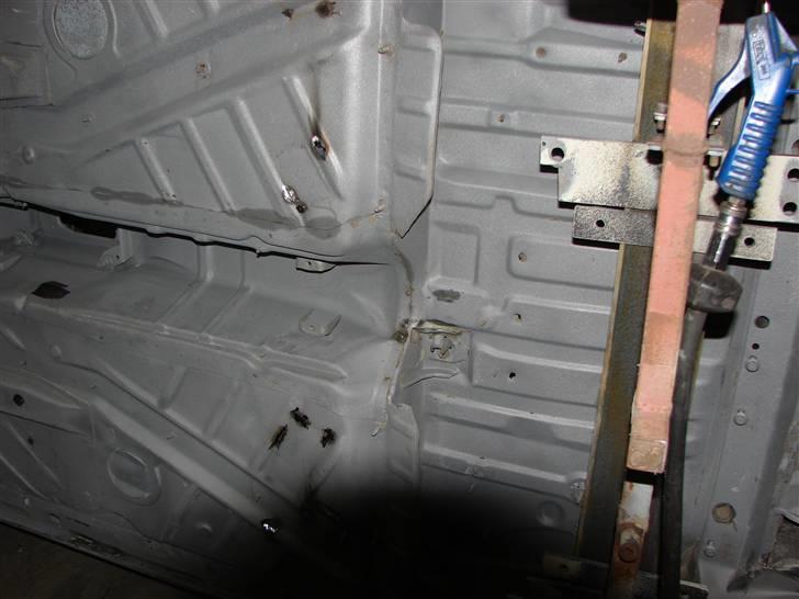 Golf 2 syncro projekt  - D.1-12-09 Bund og inderskærme rengjord for gummihud og sealing og er sandblæst første gang billede 37