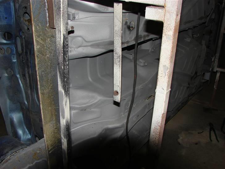 Golf 2 syncro projekt  - D.1-12-09 Bund og inderskærme rengjord for gummihud og sealing og er sandblæst første gang billede 39