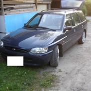 MIn Ford Escort 1,6i CLX st. car