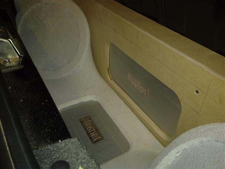 Aygo Bagagerums Projekt - Et låg bliver lagt på den bagerste kasse, og så er anden arbejdsdag slut. billede 26