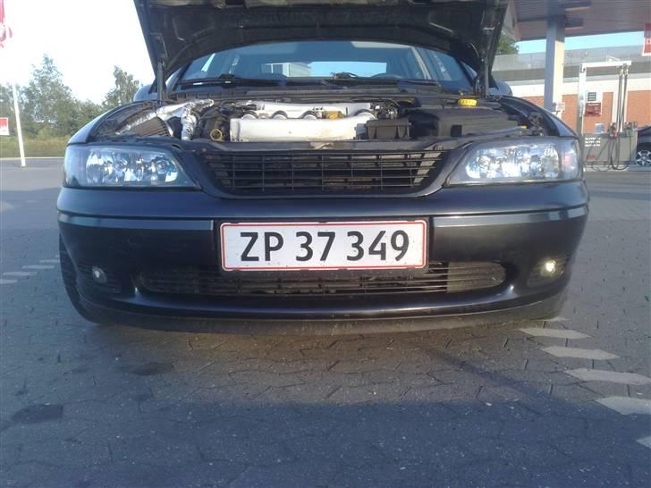 Mine bedste biler vectra b turbo - Vectra b 2,5 v6 180hk
ja hvad kan jeg sige den har en fed lyd og det er det.
lad vær med at købe så noget lort fordi
den bruger for meget Benzin og den vejer for meget med den motor.

så vist i skal købe en vectra b 2,5 v6 så  sæt en c20let motor den har 204hk
den har 20 hk mere og den vejer  mindre end 2,5 v6. billede 10