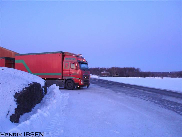 Aktiv Containerservice - Venter på at få afvide hvad vi så skal. Holder stadigvæk ved Larvik Løk billede 118