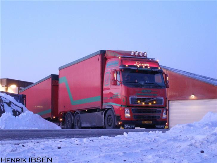 Aktiv Containerservice - Venter på at få afvide hvad vi så skal. Holder stadigvæk ved Larvik Løk billede 119