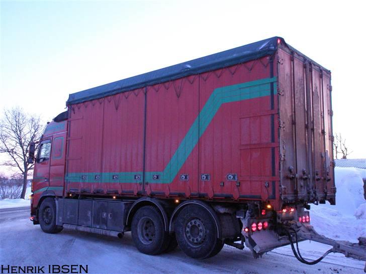 Aktiv Containerservice - Venter på at få afvide hvad vi så skal. Holder stadigvæk ved Larvik Løk billede 123