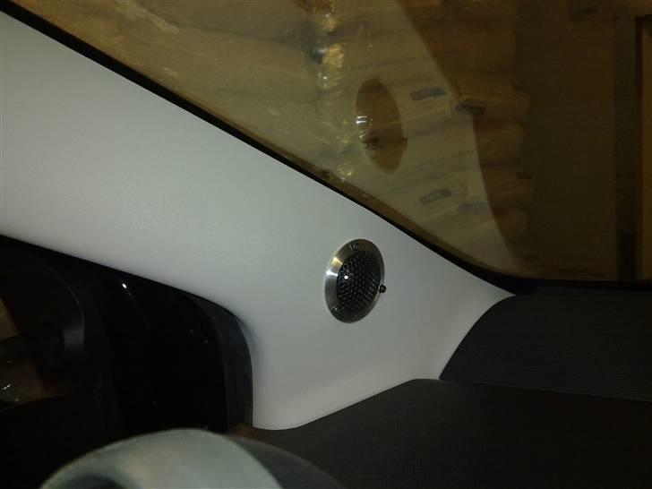 Aygo Bagagerums Projekt - Her sidder den nye diskant. billede 12