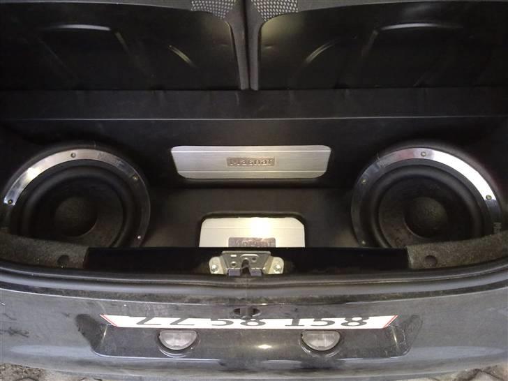 Aygo Bagagerums Projekt - Langt om længe er hele svineriet monteret bag i bilen. billede 7