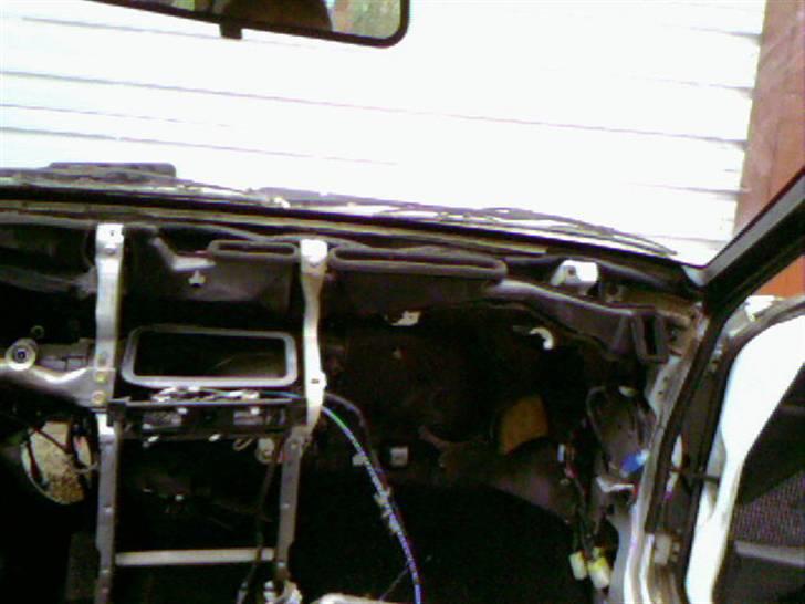 Motorskift til GTI 16v. - Et lille billede, hvor jeg selv tænker, at det får jeg ikke samlet igen :p billede 9