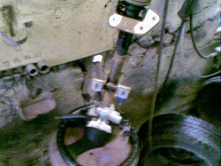 Motorskift til GTI 16v. - Selve ratstammen skulle også byttes rundt.. da de ikke passer i længden..
 jo jo.. :p billede 15