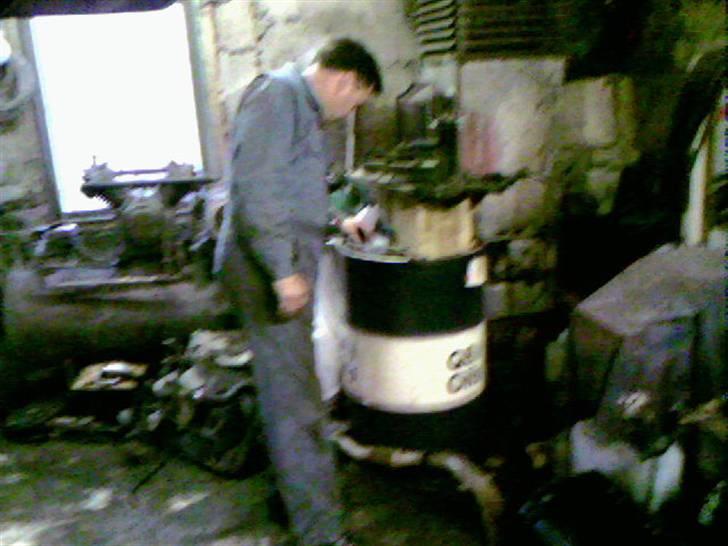 Motorskift til GTI 16v. - Så kan man ikke huske hvor man har lagt diverse skruer.. :s billede 19