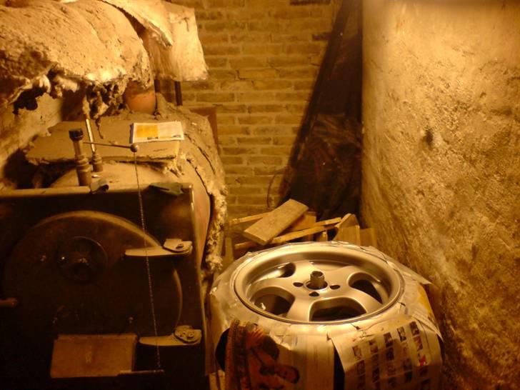 Rep. af fælge - Det er så her vi tryller;-)

Lidt primitivt, men det virker super.... billede 1