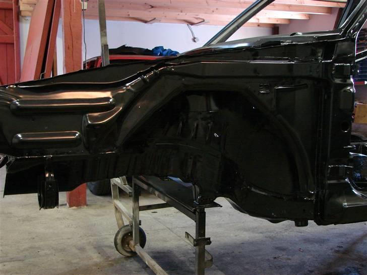 Golf 2 syncro projekt  - D.8-1-10 Bilen er blivet sandblæst for sidste gang og blevet metaliseret og har fået epoxy så den er klar til maler billede 45